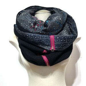 The Cashmere Shop Black Zipper Infinity reversible Scarf with Stylish Design